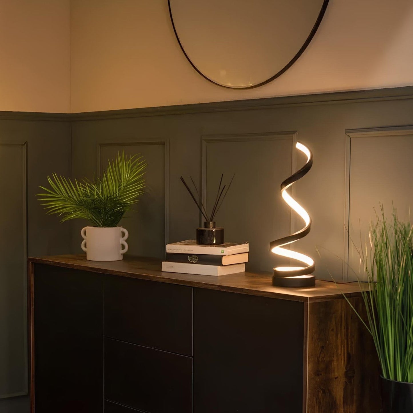 Spiralformet bordlampe